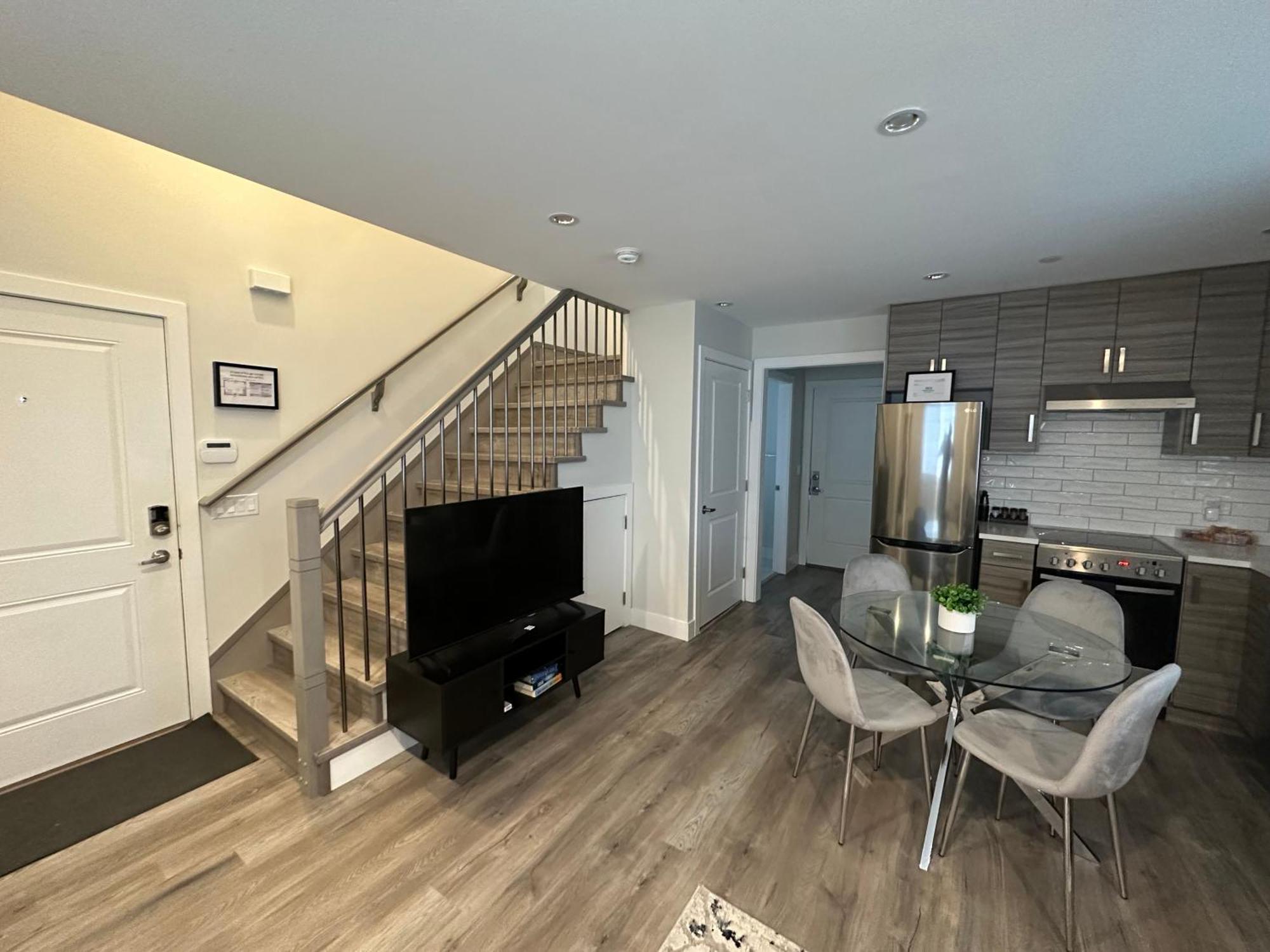 Bright And Cozy Modern Home In Vancouver - Central To Yvr-Downtown - Free Private Parking Eksteriør bilde