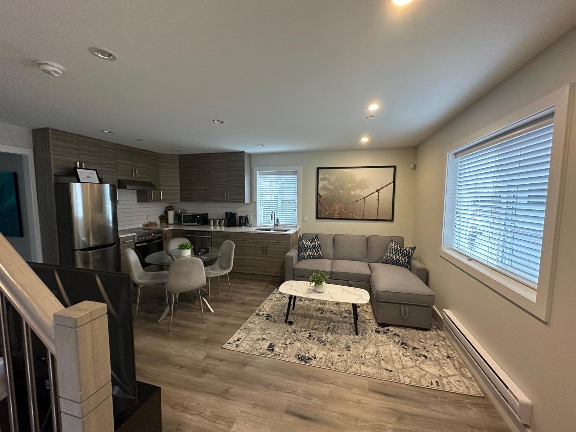 Bright And Cozy Modern Home In Vancouver - Central To Yvr-Downtown - Free Private Parking Eksteriør bilde
