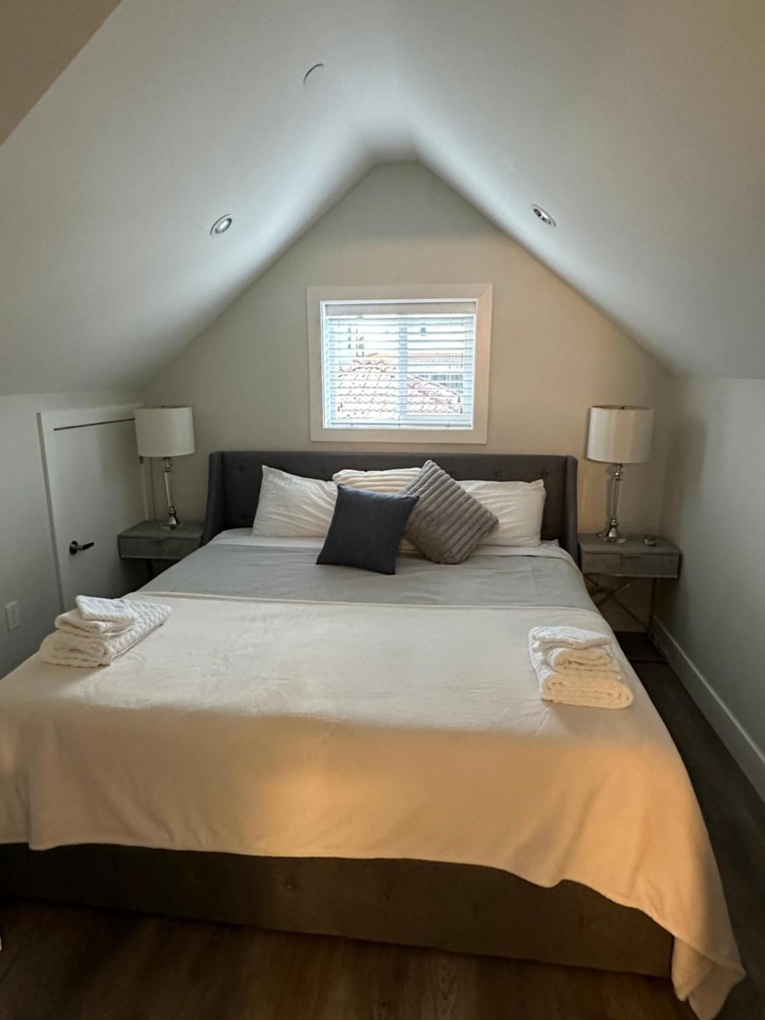 Bright And Cozy Modern Home In Vancouver - Central To Yvr-Downtown - Free Private Parking Eksteriør bilde