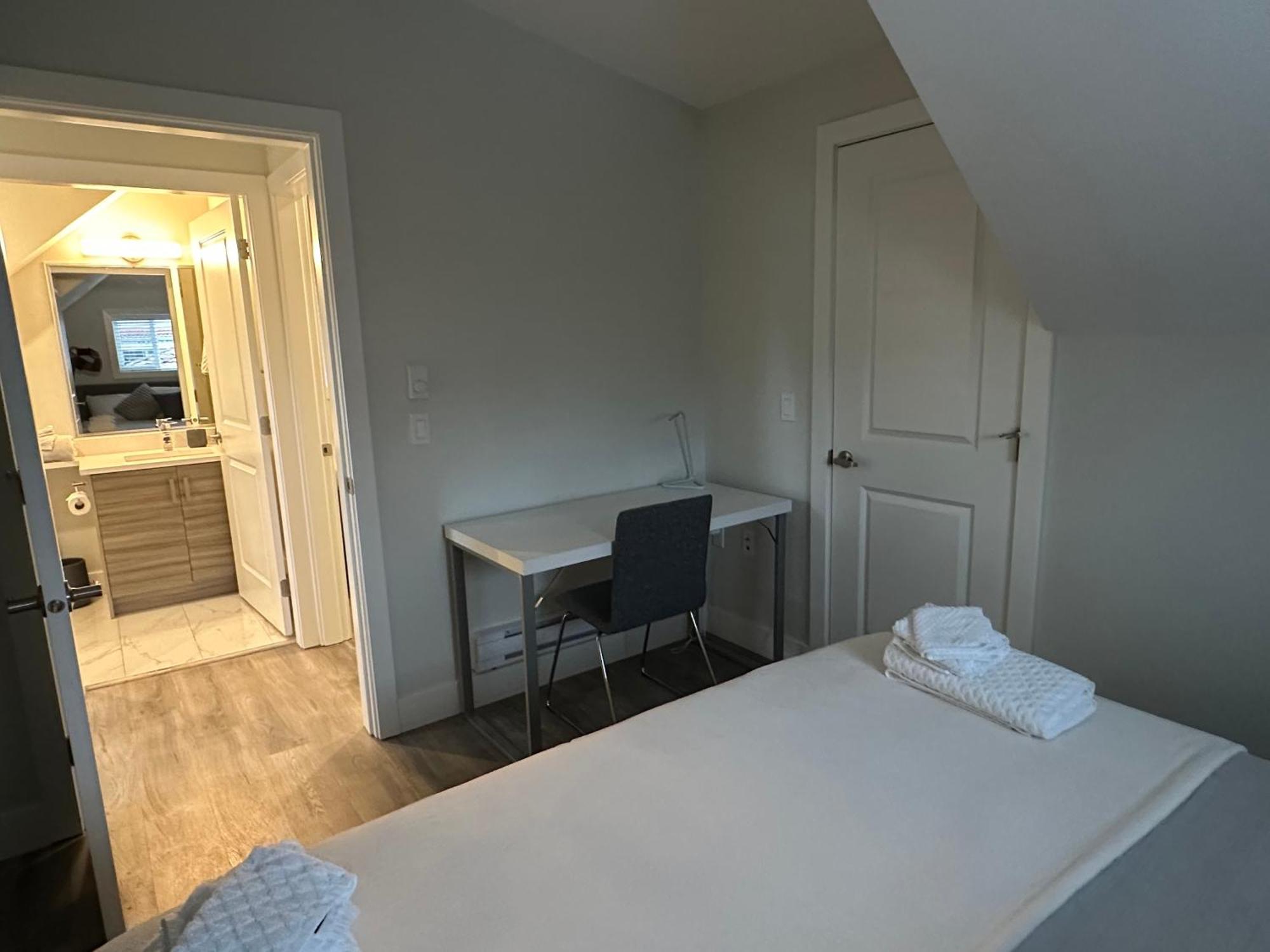 Bright And Cozy Modern Home In Vancouver - Central To Yvr-Downtown - Free Private Parking Eksteriør bilde
