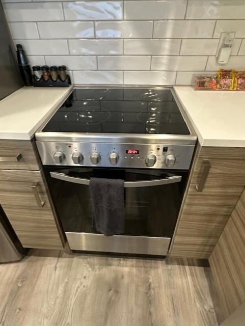 Bright And Cozy Modern Home In Vancouver - Central To Yvr-Downtown - Free Private Parking Eksteriør bilde