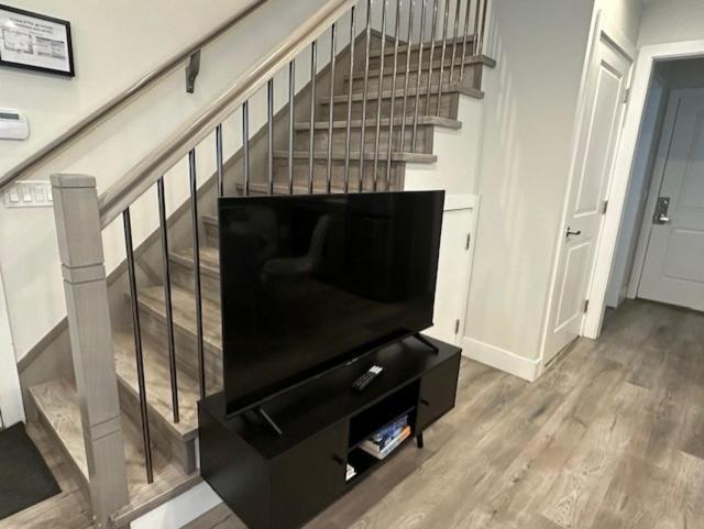 Bright And Cozy Modern Home In Vancouver - Central To Yvr-Downtown - Free Private Parking Eksteriør bilde