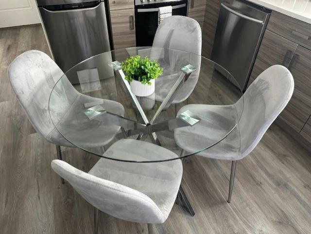 Bright And Cozy Modern Home In Vancouver - Central To Yvr-Downtown - Free Private Parking Eksteriør bilde